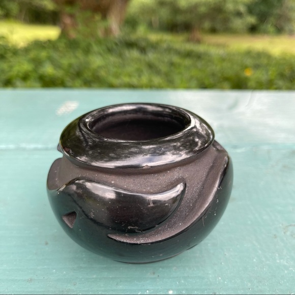 Vintage Santa Clara Pueblo Pottery by Anita L. Suazo Carved Blackware - Picture 7 of 9
